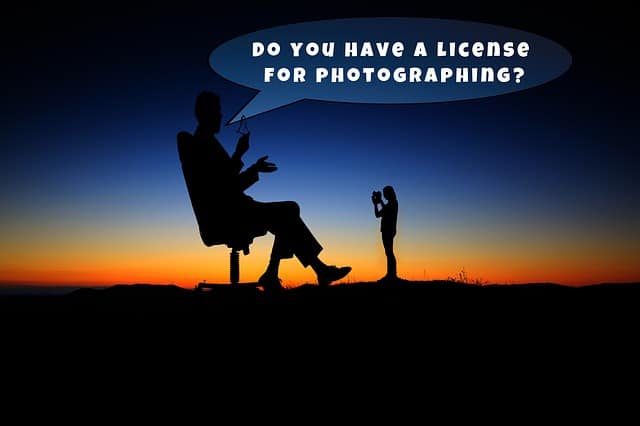 How do I know whether a moneylender is licensed or not?